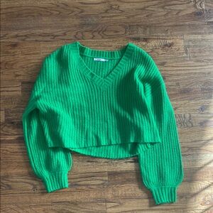 Green Cropped V-Neck Women's Sweater Size S